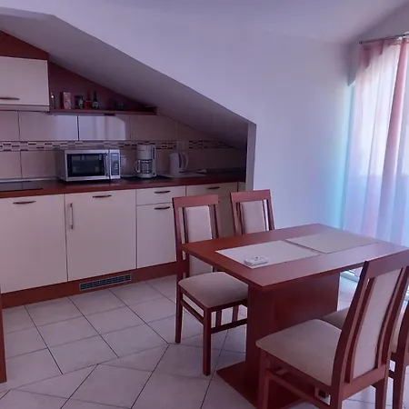 Daire Mit Balkon In Guter Lage Tribalj