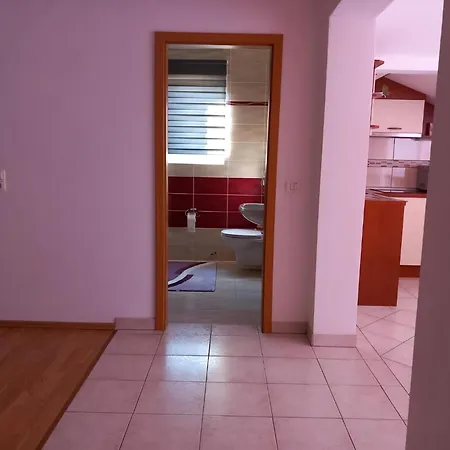Daire Mit Balkon In Guter Lage Tribalj